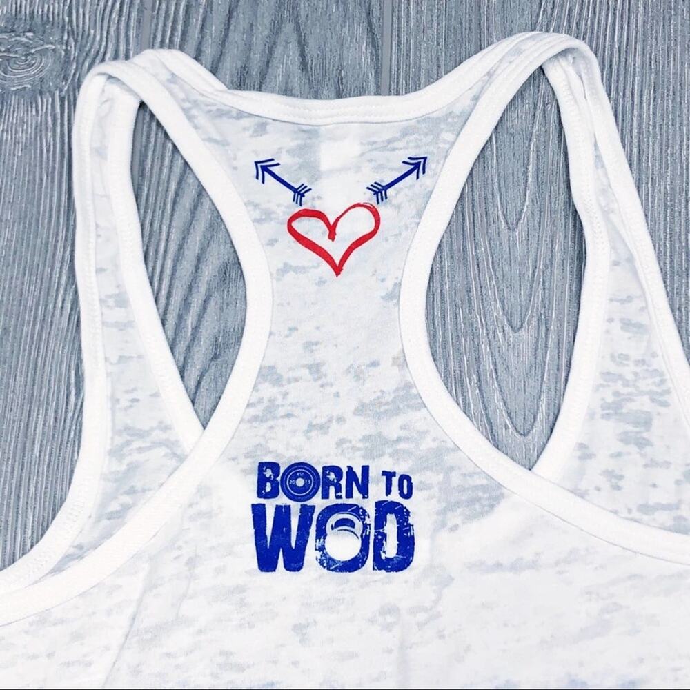 💗 3/$10 💗 Born To Wod ombre graphic workout tank white blue Medium NEW - Picture 6 of 8